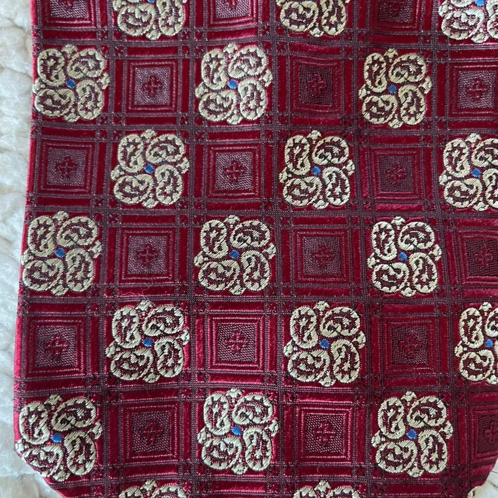 John W. Nordstrom Signature Collection clsssic Silk‎ Tie Red medallion textured